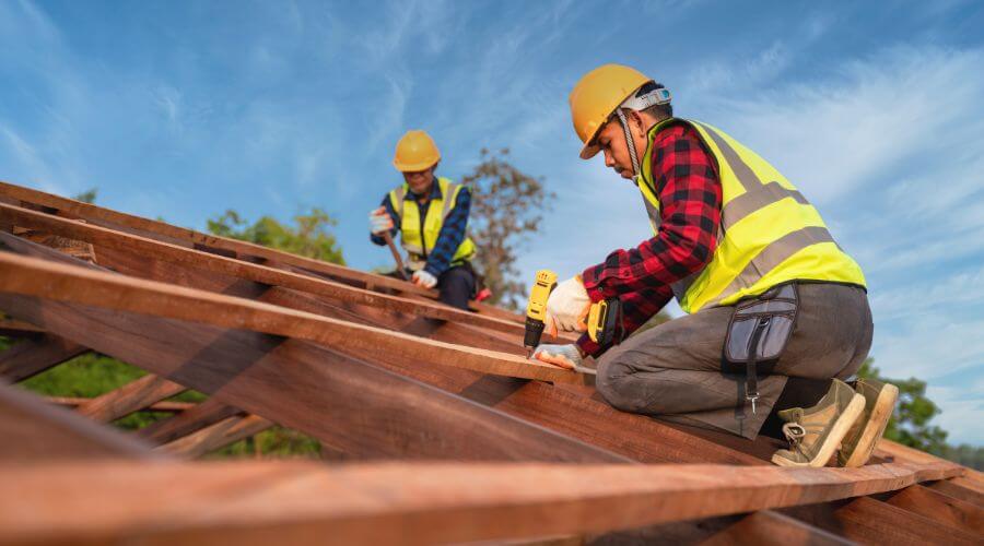 Professional Flat Roofing Installation services in Center Point, IA